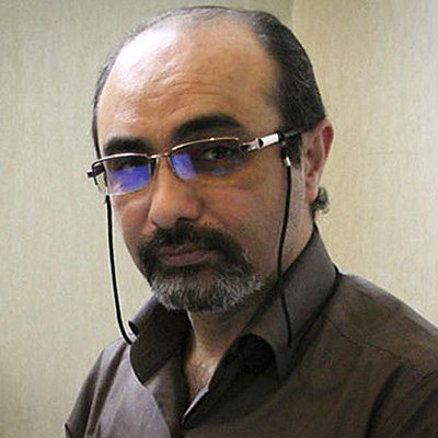 آزاد: فاصله اثر هنری هنرمند از مردم مهم‌ترین ضربه به جریان هنر انقلاب است.