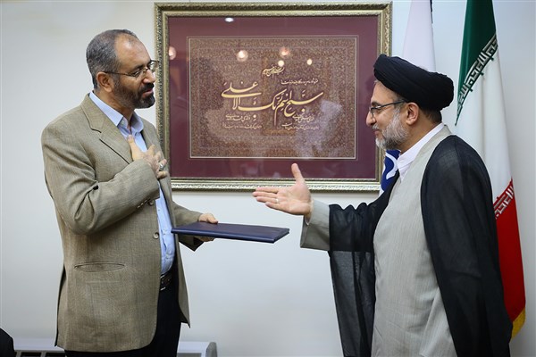 محسن مومنی‌شریف به عنوان رئیس حوزه هنری ابقا شد