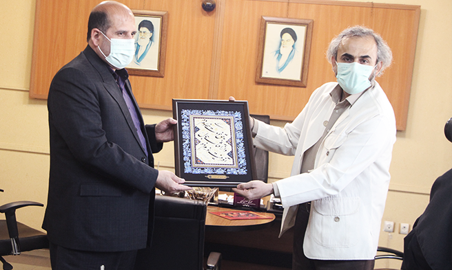 تجلیل از فرماندار انقلابی در هفته هنر انقلاب