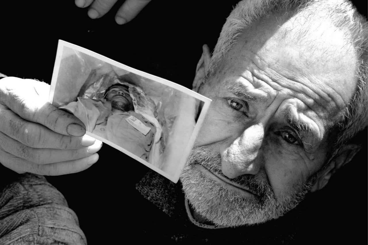 مهدی معصومی گرجی به مناسبت روز جهانی عکاسی با انتشار چند عکس از مجموعه مادران و پدران شهدا ( روستای شهید آباد بهشهر) نوشت: مهدی معصومی گرجی به مناسبت روز جهانی عکاسی با انتشار چند عکس از مجموعه مادران و پدران شهدا ( روستای شهید آباد بهشهر) نوشت: