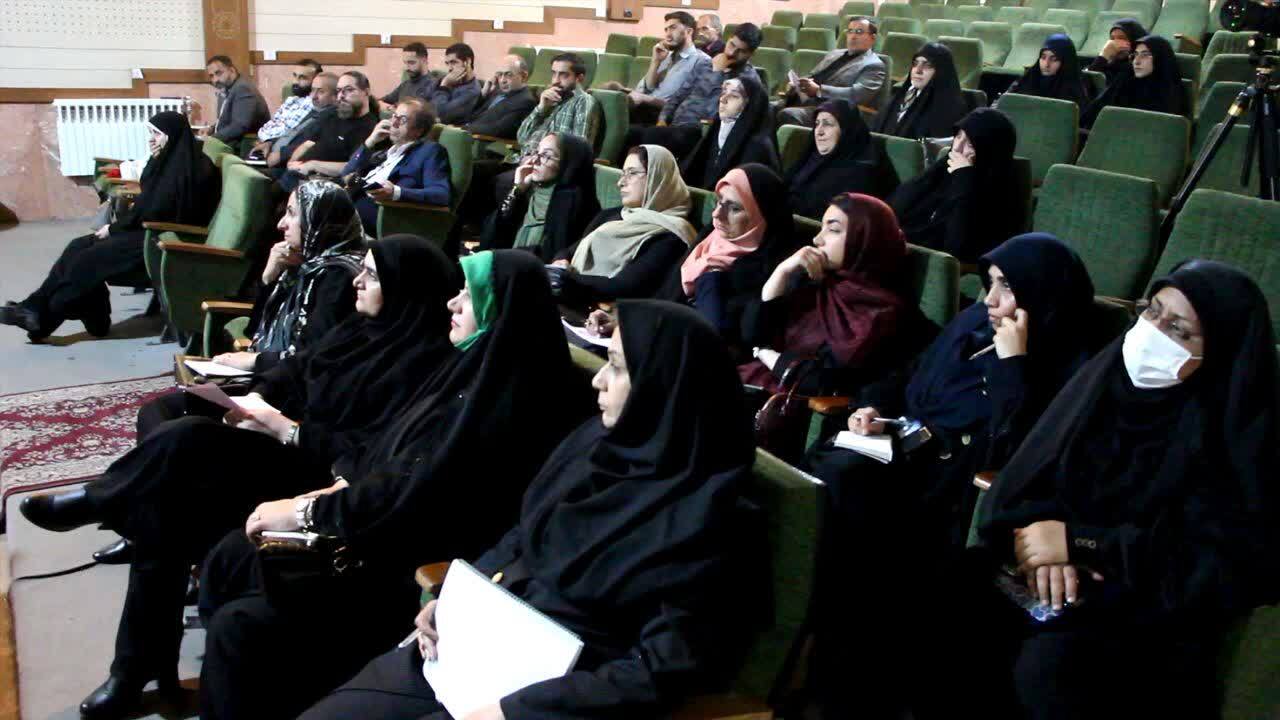 نشست نویسندگی در تاریخ شفاهی برگزار شد نشست نویسندگی در تاریخ شفاهی برگزار شد